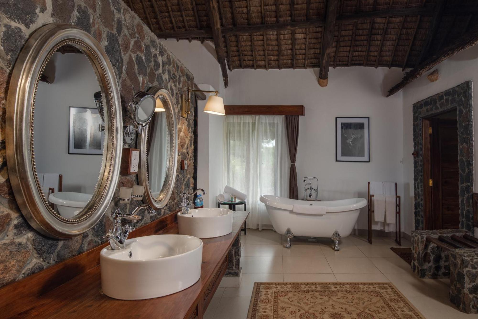 מטו וואמבו Lake Manyara Kilimamoja Lodge מראה חיצוני תמונה